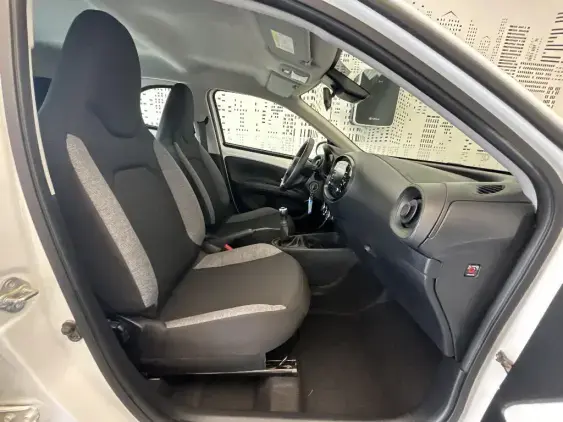 TOYOTA AYGO X - voiture d'occasion - Photo 18