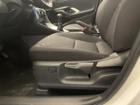 TOYOTA YARIS IV - voiture d'occasion - Photo 21