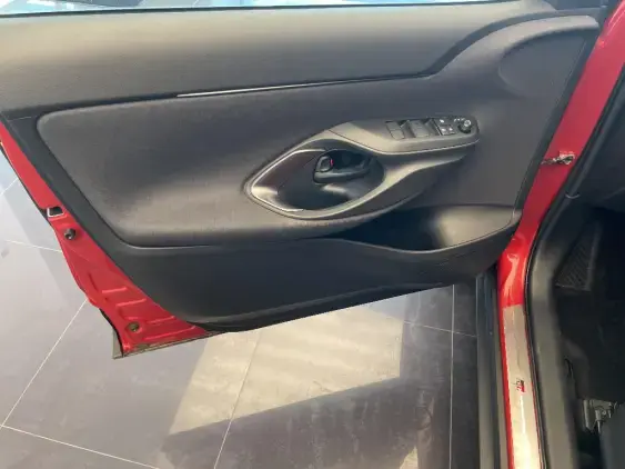 TOYOTA YARIS CROSS I - voiture d'occasion - Photo 19