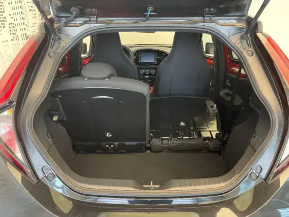 TOYOTA AYGO X - voiture d'occasion - Photo 16