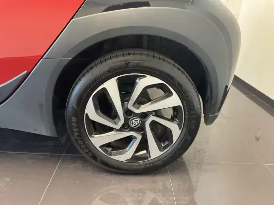 TOYOTA AYGO X - voiture d'occasion - Photo 24