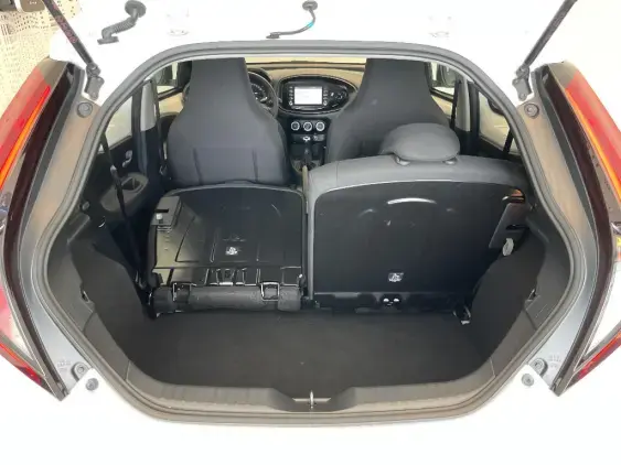 TOYOTA AYGO X - voiture d'occasion - Photo 16