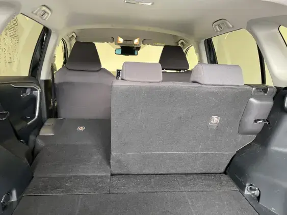 TOYOTA RAV4 V - voiture d'occasion - Photo 16