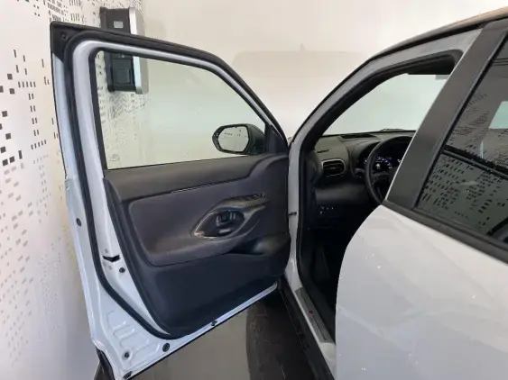 TOYOTA YARIS CROSS I - voiture d'occasion - Photo 19