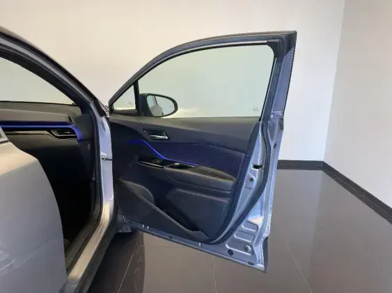 TOYOTA C-HR - voiture d'occasion - Photo 17