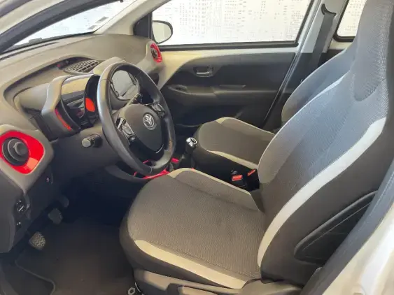 TOYOTA AYGO II - voiture d'occasion - Photo 18