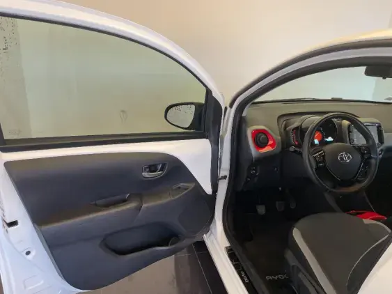 TOYOTA AYGO II - voiture d'occasion - Photo 19