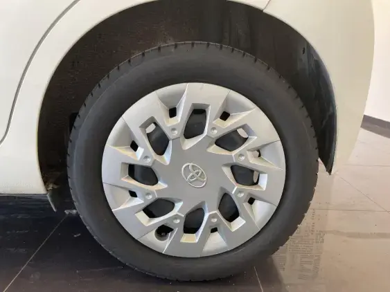 TOYOTA AYGO II - voiture d'occasion - Photo 23