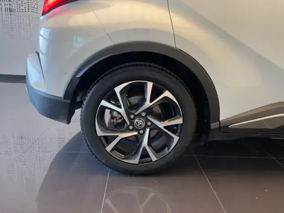 TOYOTA C-HR - voiture d'occasion - Photo 24