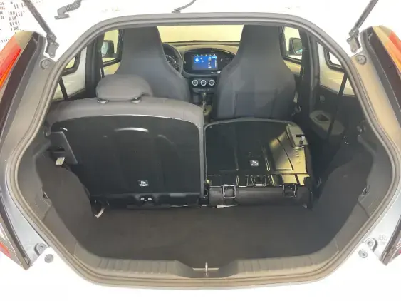 TOYOTA AYGO X - voiture d'occasion - Photo 16