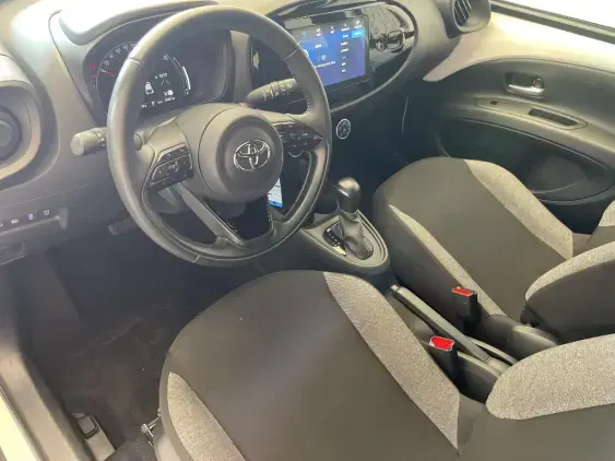 TOYOTA AYGO X - voiture d'occasion - Photo 18