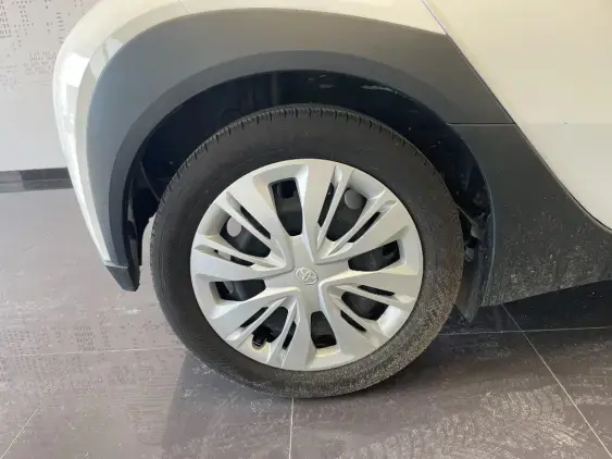 TOYOTA AYGO X - voiture d'occasion - Photo 25