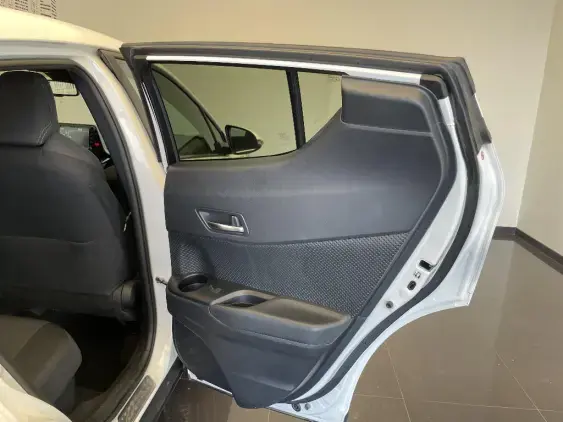 TOYOTA C-HR - voiture d'occasion - Photo 19