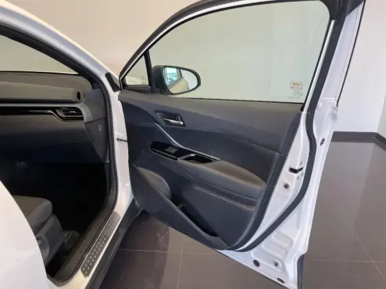 TOYOTA C-HR - voiture d'occasion - Photo 20
