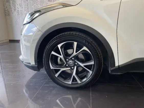 TOYOTA C-HR - voiture d'occasion - Photo 23