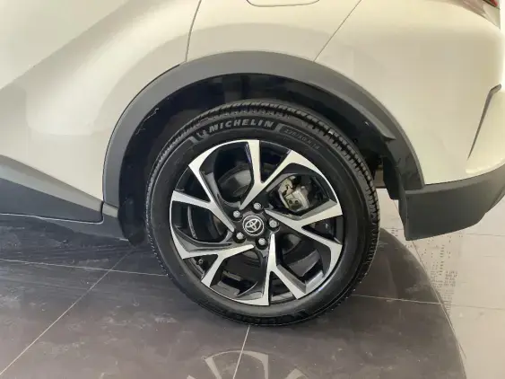 TOYOTA C-HR - voiture d'occasion - Photo 24