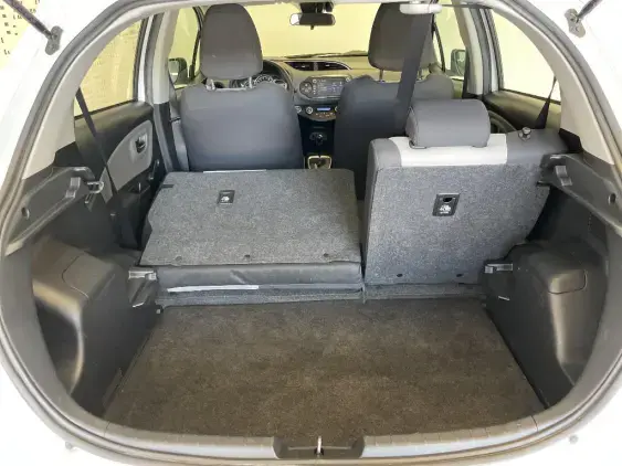 TOYOTA YARIS III - voiture d'occasion - Photo 16