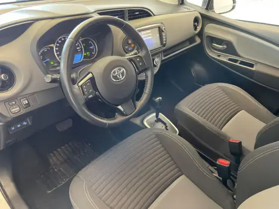 TOYOTA YARIS III - voiture d'occasion - Photo 18