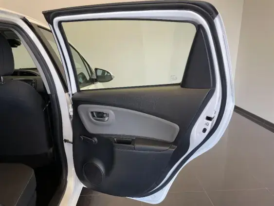 TOYOTA YARIS III - voiture d'occasion - Photo 20