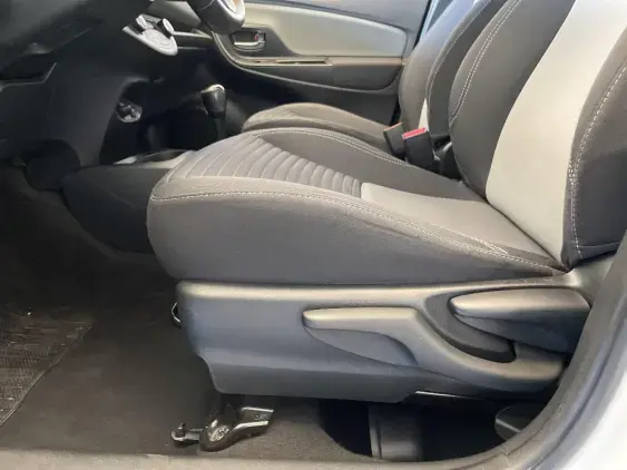 TOYOTA YARIS III - voiture d'occasion - Photo 21