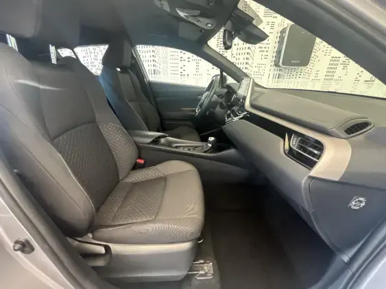 TOYOTA C-HR - voiture d'occasion - Photo 18