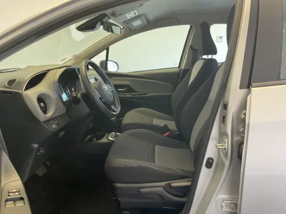 TOYOTA YARIS III - voiture d'occasion - Photo 17