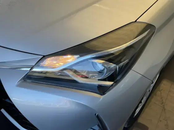 TOYOTA YARIS III - voiture d'occasion - Photo 19