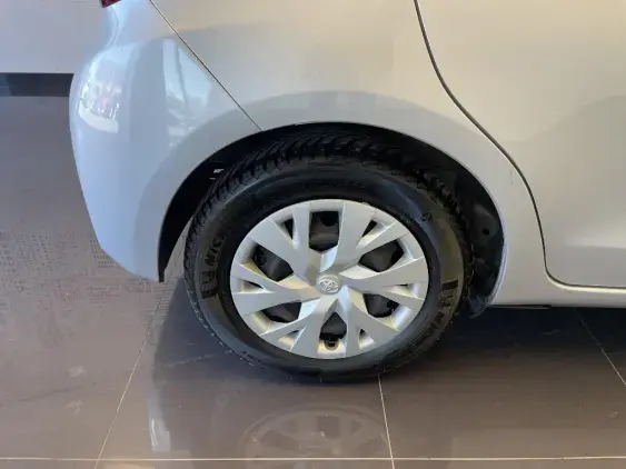 TOYOTA YARIS III - voiture d'occasion - Photo 22