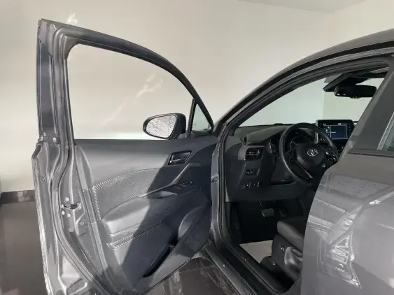 TOYOTA C-HR - voiture d'occasion - Photo 18
