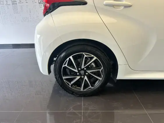 TOYOTA YARIS IV - voiture d'occasion - Photo 23