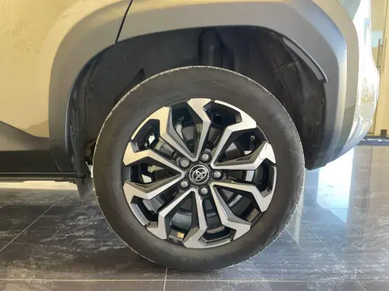 TOYOTA YARIS CROSS I - voiture d'occasion - Photo 24
