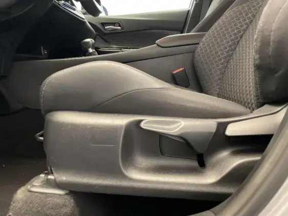 TOYOTA C-HR - voiture d'occasion - Photo 18
