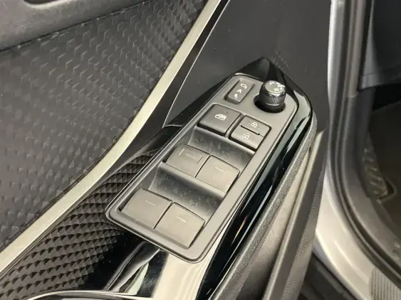 TOYOTA C-HR - voiture d'occasion - Photo 19
