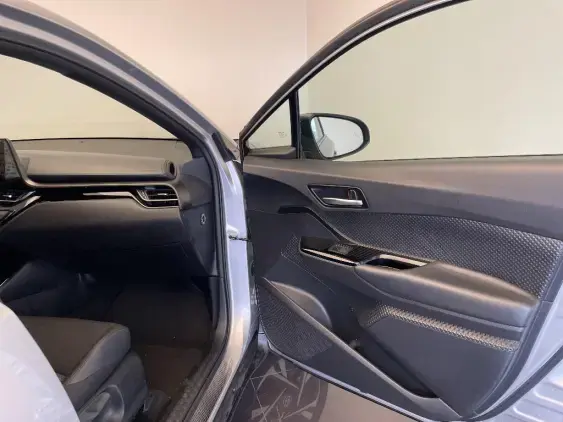 TOYOTA C-HR - voiture d'occasion - Photo 20