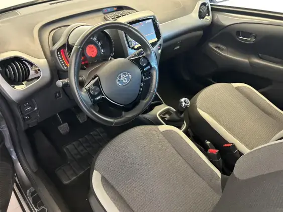 TOYOTA AYGO II - voiture d'occasion - Photo 17