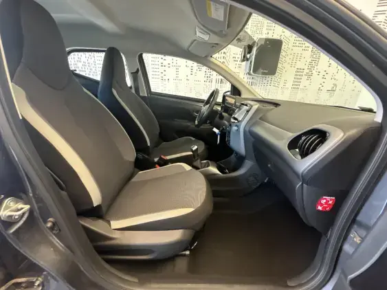 TOYOTA AYGO II - voiture d'occasion - Photo 18