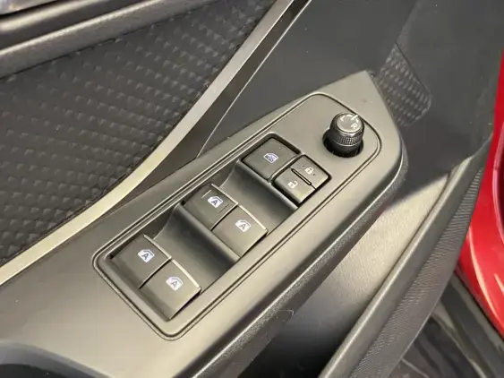TOYOTA C-HR - voiture d'occasion - Photo 19