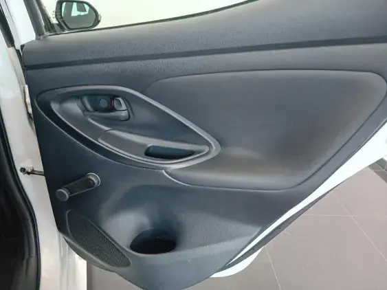 TOYOTA YARIS IV - voiture d'occasion - Photo 20