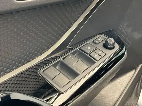 TOYOTA C-HR - voiture d'occasion - Photo 19