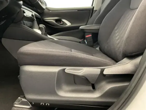 TOYOTA YARIS IV - voiture d'occasion - Photo 18