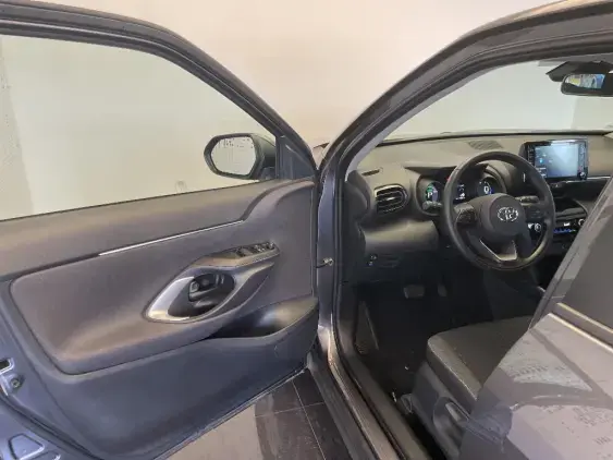 TOYOTA YARIS CROSS I - voiture d'occasion - Photo 19
