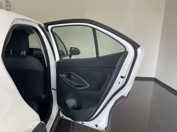 TOYOTA YARIS CROSS I - voiture d'occasion - Photo 18