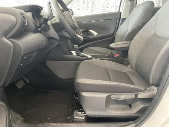 TOYOTA YARIS CROSS I - voiture d'occasion - Photo 19