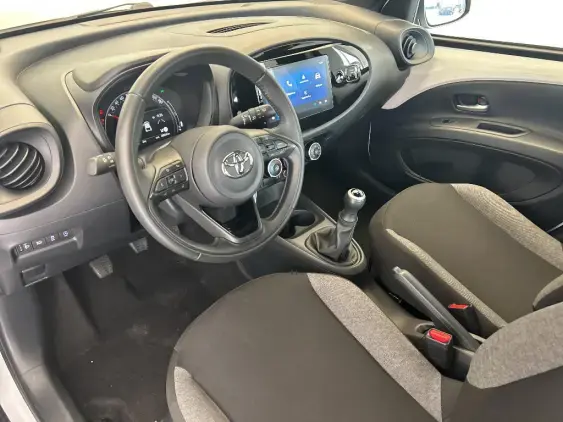 TOYOTA AYGO X - voiture d'occasion - Photo 17