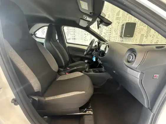 TOYOTA AYGO X - voiture d'occasion - Photo 18