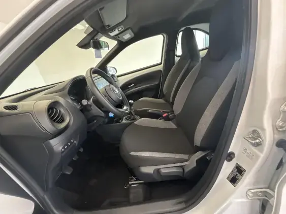 TOYOTA AYGO X - voiture d'occasion - Photo 20
