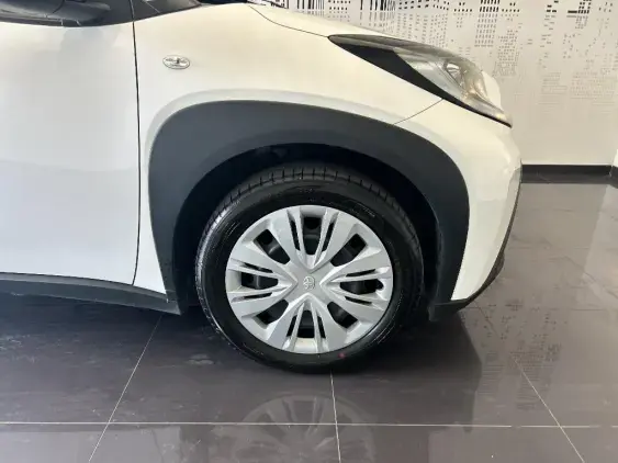 TOYOTA AYGO X - voiture d'occasion - Photo 24