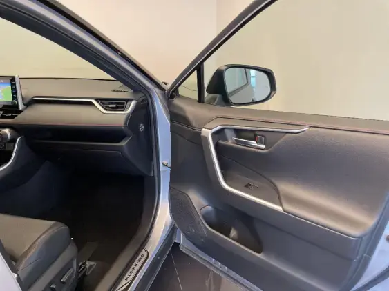TOYOTA RAV4 V - voiture d'occasion - Photo 19