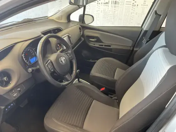 TOYOTA YARIS III - voiture d'occasion - Photo 18