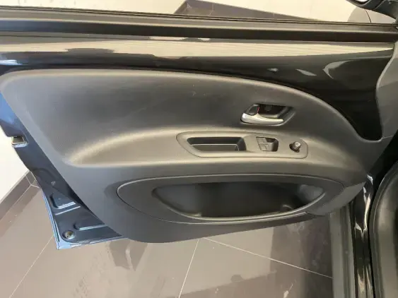 TOYOTA AYGO X - voiture d'occasion - Photo 19